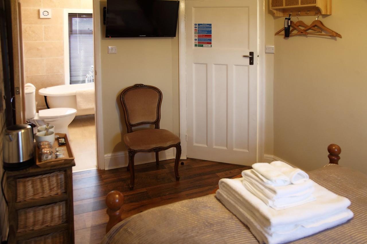 The Windmill Inn - Whitby Stainsacre Esterno foto